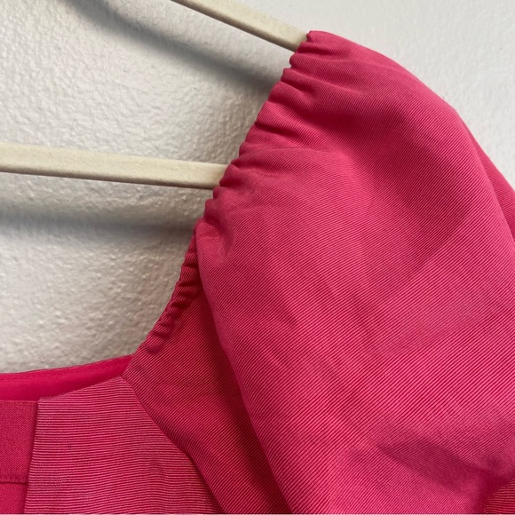 Alice + Olivia Joslyn Puff Sleeve Cropped Top in Wild Pink Size 2 - Picture 10 of 14